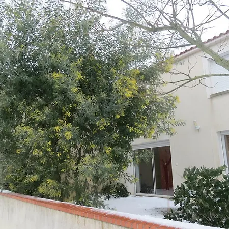 לינה וארוחת בוקר L'aubinoise