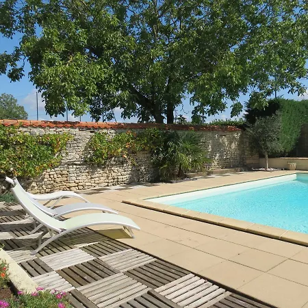 לינה וארוחת בוקר L'aubinoise